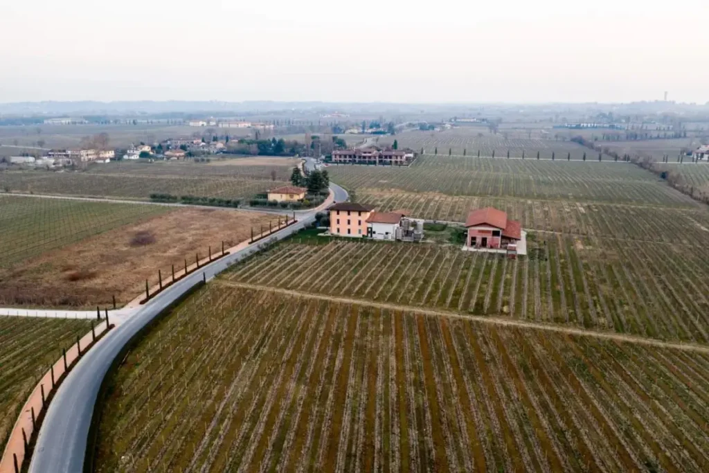 Buy land in Delhi NCR near industrial and commercial hubs