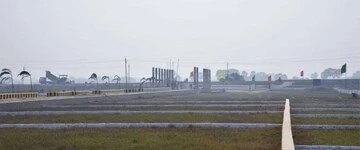 Buy land in Delhi NCR near industrial and commercial hubs