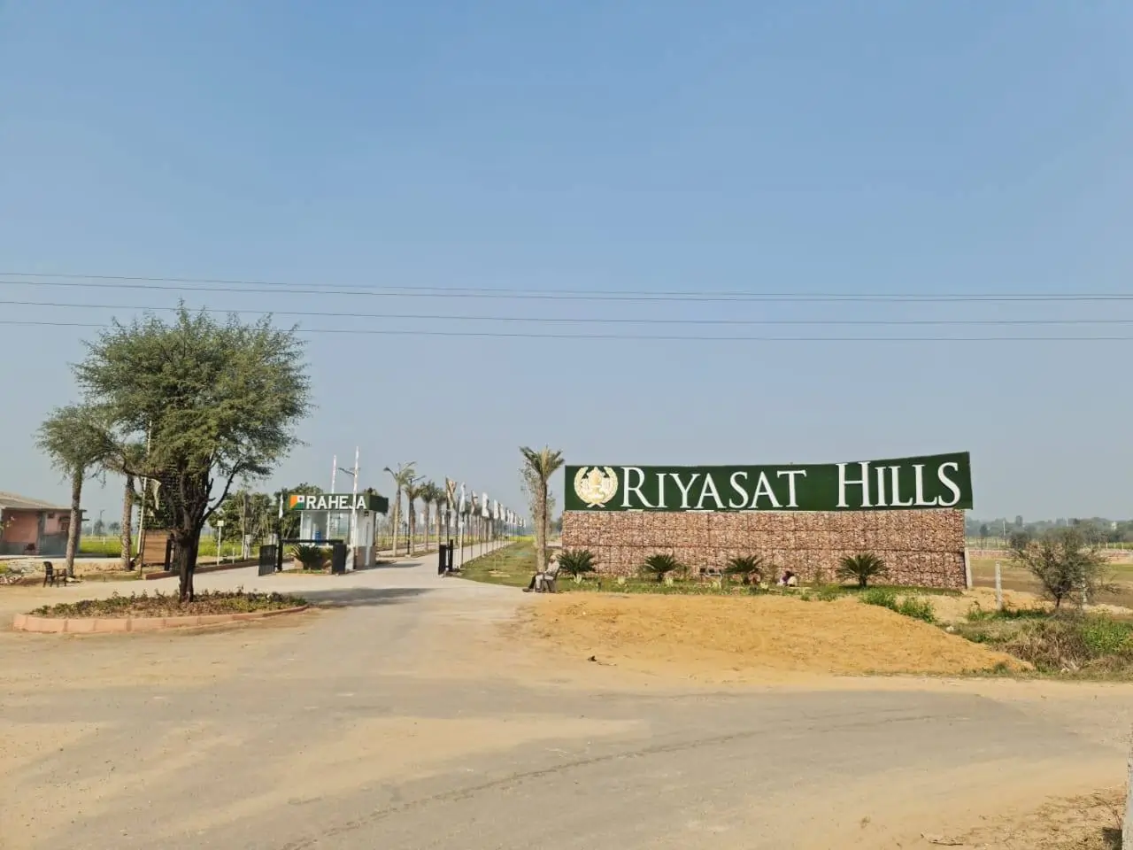 Grand entrance of Raheja Riyasat farmhouses in Sector 95B Gurgaon