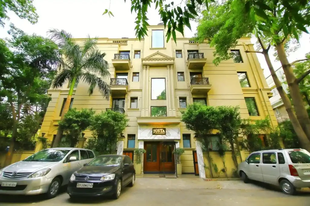 𝗣𝗮𝗻𝗰𝗵𝘀𝗵𝗲𝗲𝗹 𝗣𝗮𝗿𝗸 Posh Area in South Delhi 